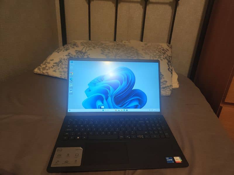 Dell Inspiron 15 3520 0