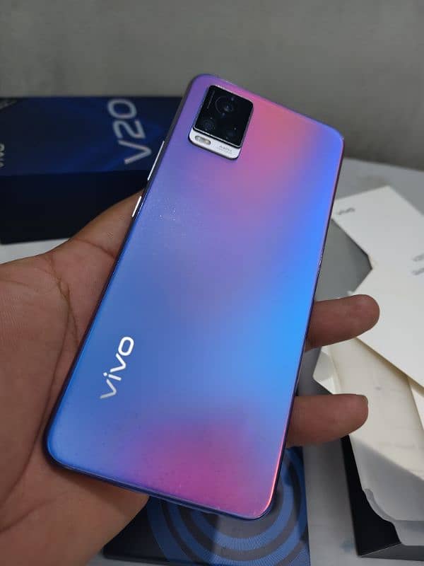 Vivo v20 8/128, 9/10condition, single hand use100% battery 0