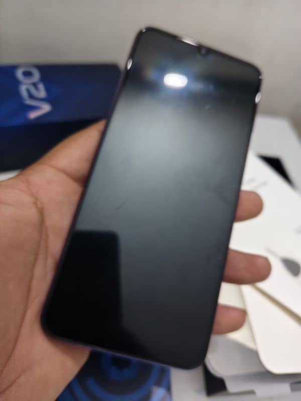 Vivo v20 8/128, 9/10condition, single hand use100% battery 5