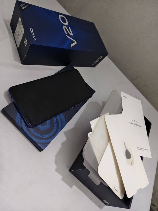 Vivo v20 8/128, 9/10condition, single hand use100% battery 6