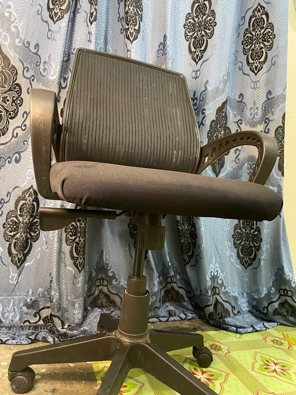 Office chair new condition 3