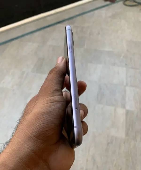 Iphone 11 factory unlocked 128gb non pta 2