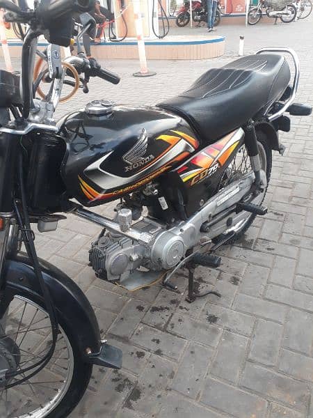 Honda CD 70 ; 2022 model Karachi No 1