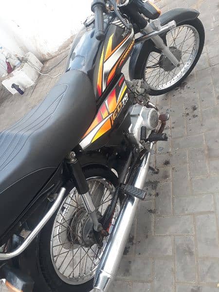 Honda CD 70 ; 2022 model Karachi No 6