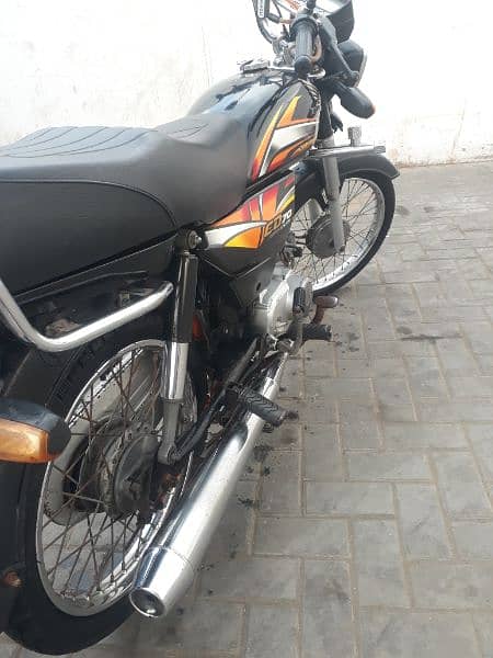 Honda CD 70 ; 2022 model Karachi No 7