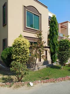 7 Marla Corner House For Sale in Bahria Town Lahore 0