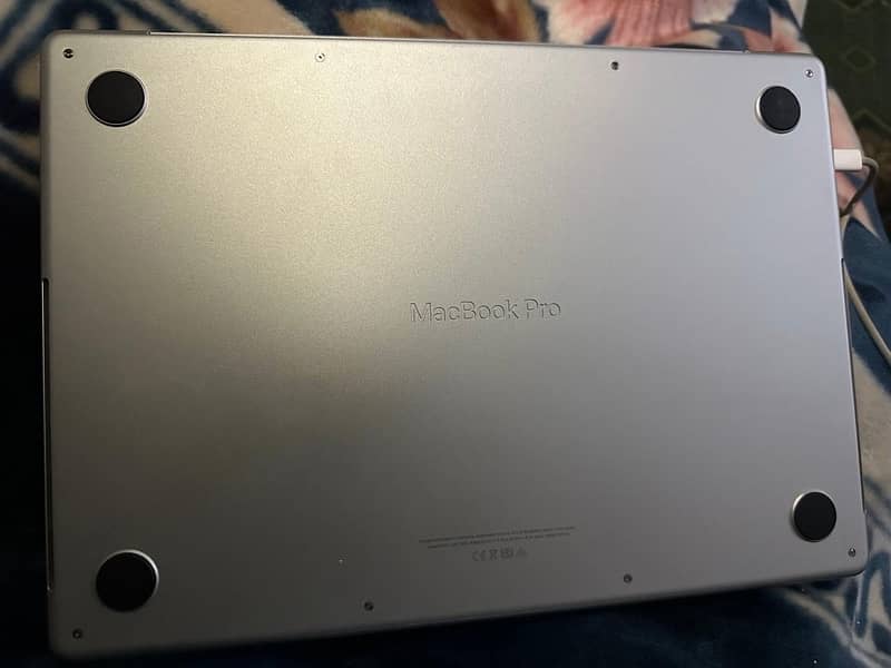 Macbook Pro 2021 M1 Pro Chip 14”inch 32Gb Ram 512GbSSd 3