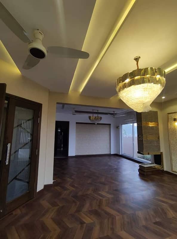 1 Kanal Luxury House For Rent N-Block DHA Phase 1 3