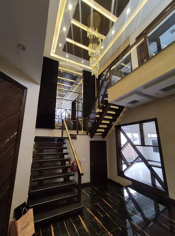 1 Kanal Luxury House For Rent N-Block DHA Phase 1 4