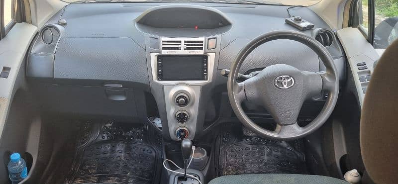 Toyota Vitz 2009 14