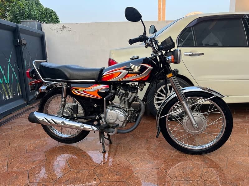 Honda CG 125 2022 Black 1