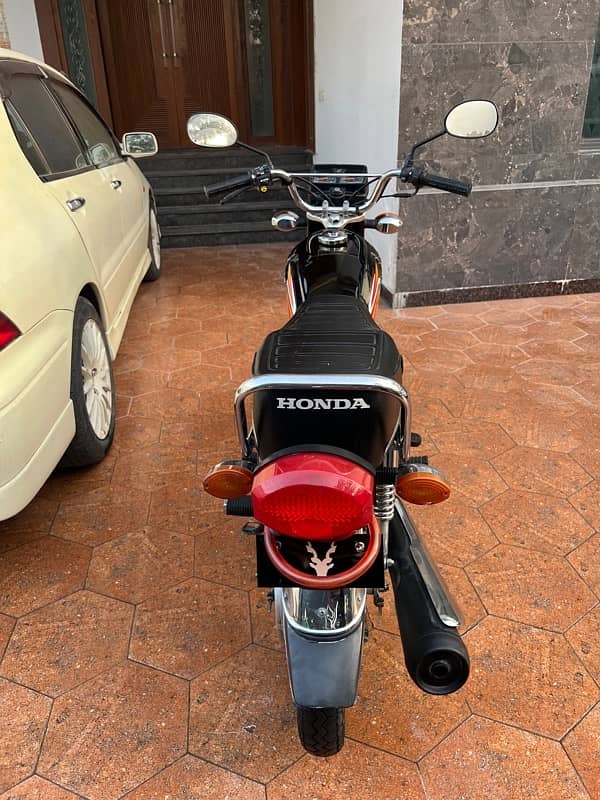 Honda CG 125 2022 Black 3