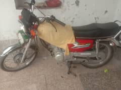 Bike bohat kam chali hoi ha. bilkul new ha. .