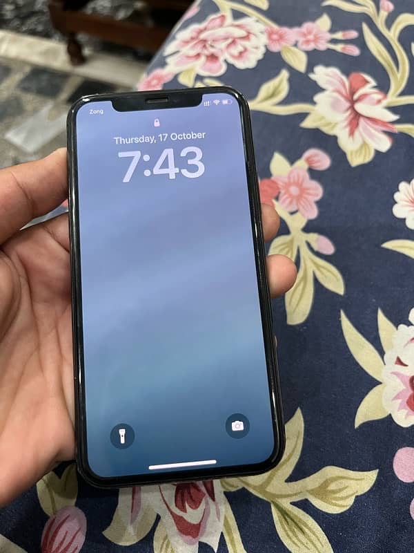 iphone 11 pro 2