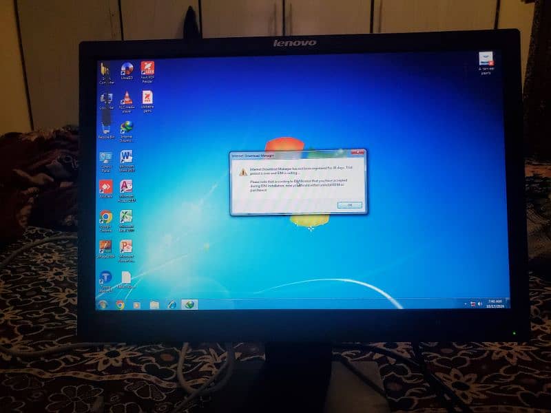 Lenove 10 inches LCD monitor 4