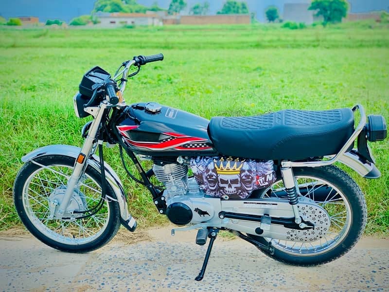 Bike all good 10/10 condition plz WhatsApp’s py rabta kary 1