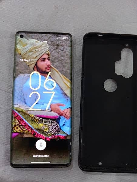 Motorola edge plus 5G urgently exchange with iphone xs max & 11 promax 3