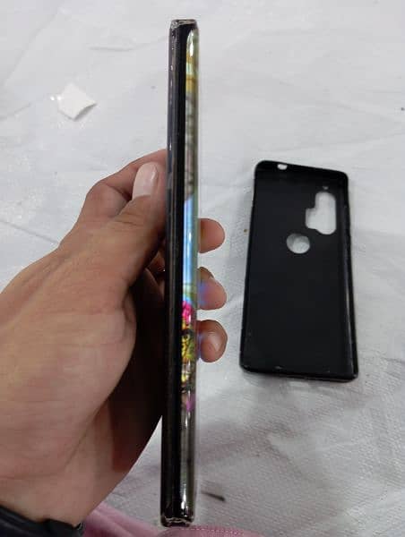 Motorola edge plus 5G urgently exchange with iphone xs max & 11 promax 6