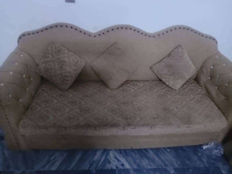 5 Seater Urgent for sale Excellent condition 4