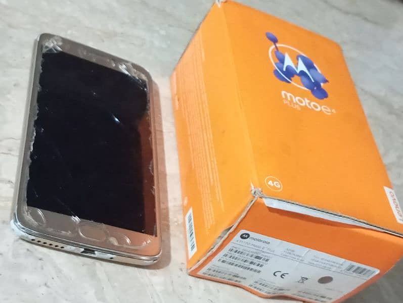 MOTOROLA MOTO E4 PLUS 2