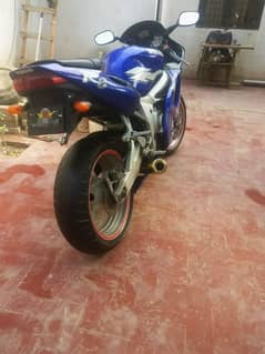 Yamaha R6 0