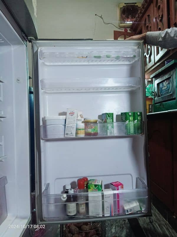 Medium size Refrigerator Urgent sale 1