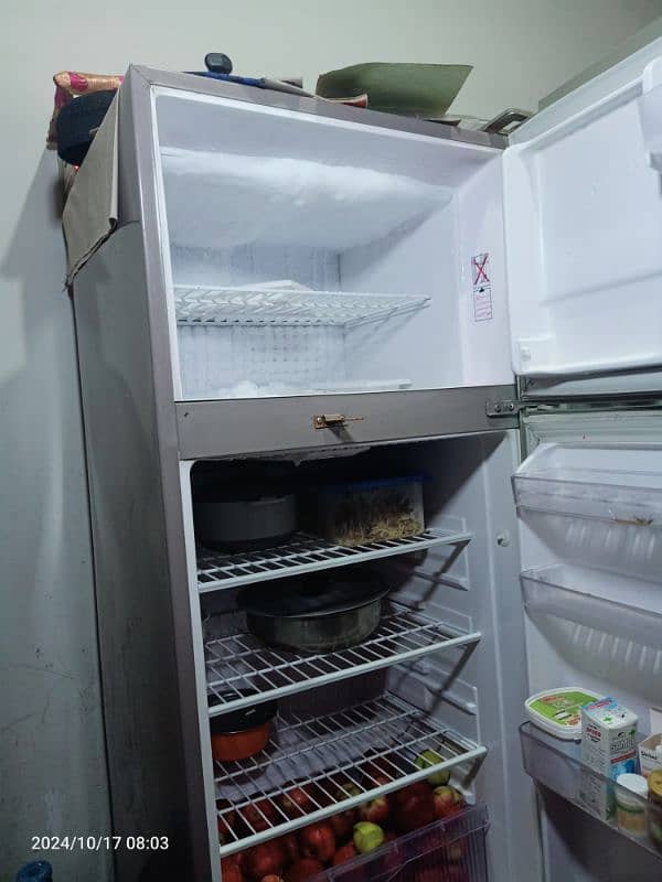 Medium size Refrigerator Urgent sale 2