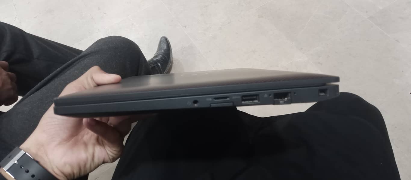 Dell Laptop, Like New. 8Gb Ram ddr4, 256Gb SSD 1