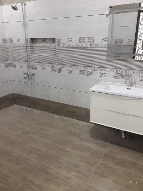 three bed dd tiled flooring portion for rent in johar 4