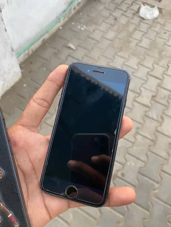 IPHONE 7 128GB PTA APPROVED 1