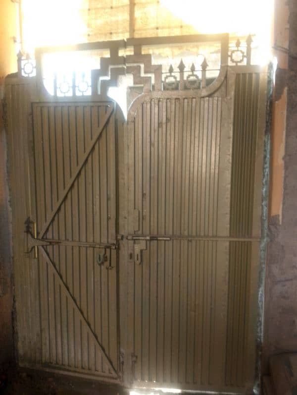 iron gate 16 gage. width 6feet. height 7feet 5