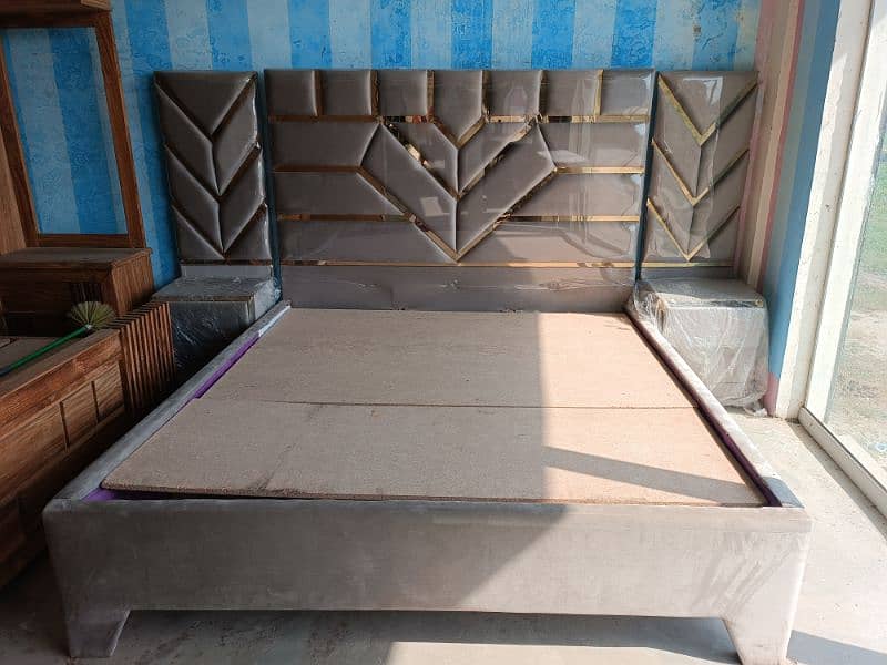 poshish bed with site tables and dressing 5