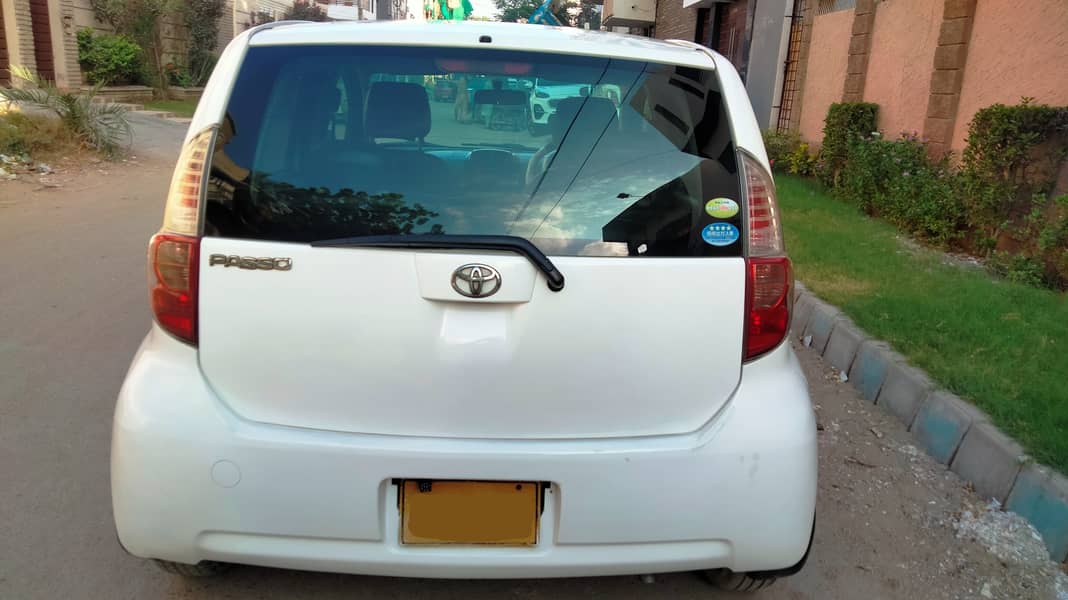 TOYOTA PASSO Automatic Model 2007 Registered 2013 Whit color. 3