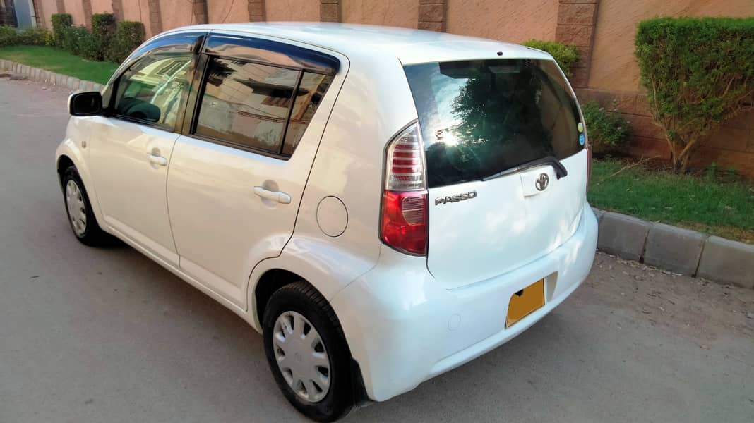 TOYOTA PASSO Automatic Model 2007 Registered 2013 Whit color. 6