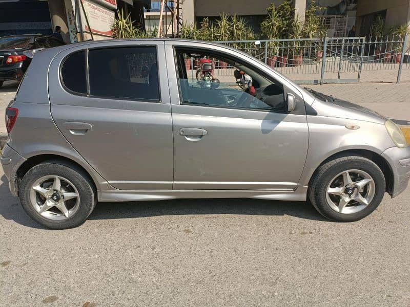 Toyota Vitz 2003 FL package (03335189931) 5