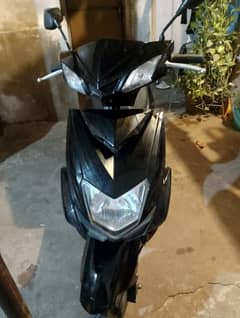 Black 50cc Sports Scooty – Perfect for Female Riders! Petrol