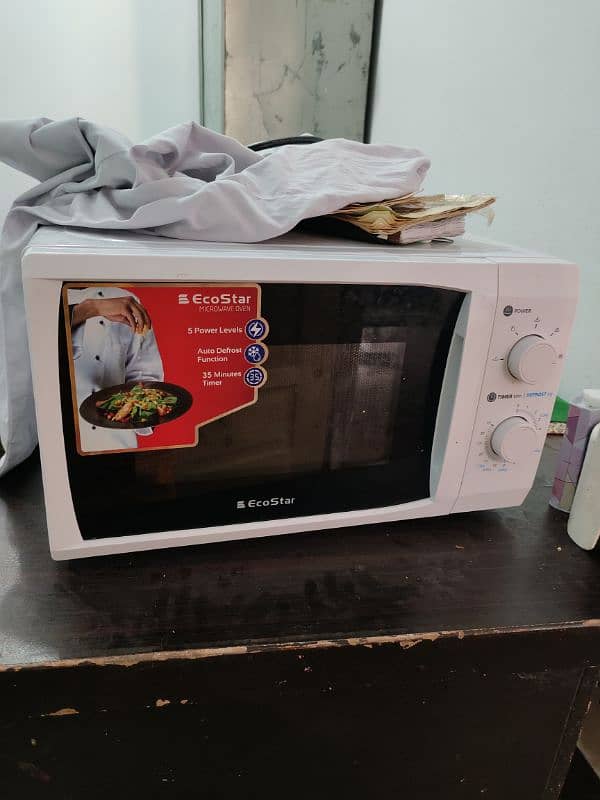 Microwave oven only one month 2