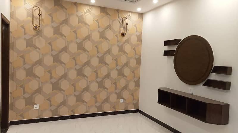 6.5 Marla Luxury Corner with Facing Park Designer House For Sale In Bahria Town Lahore 9