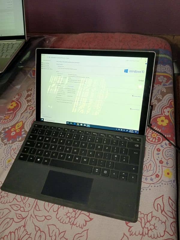 Microsoft surface pro5 touch corei5 7thgen 8gbram 128ssd with keyboard 2