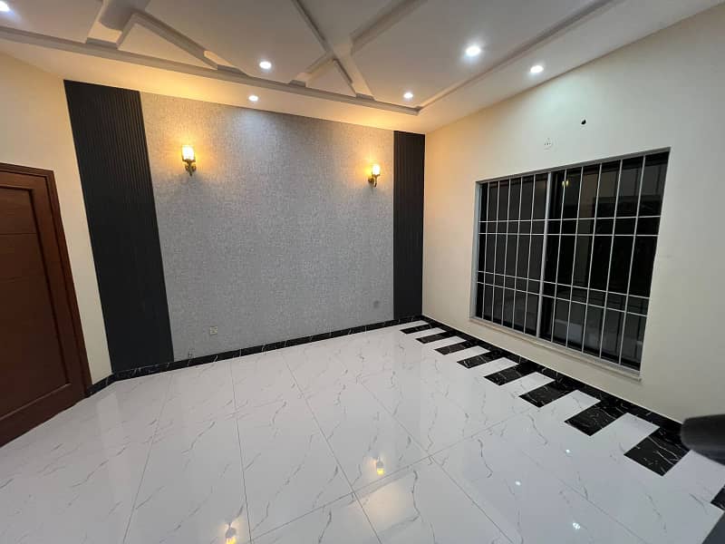 1 kanal brand new luxury Spanish upper portion available for rent near ucp University or University of lahore or shaukat khanum hospital or abdul sattar eidi road M2 5