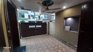 BEST OPPORTUNITY TO BUY 5 MARLA USED HOUSE IN CC BLOCK BAHRIA TOWN LAHORE