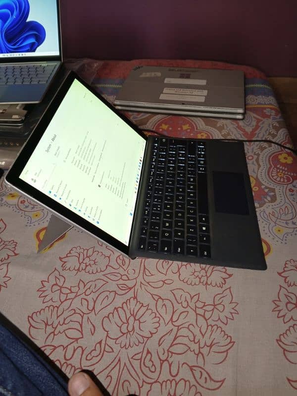 Microsoft surface pro 7 touch corei7 10thgen 16gbram 256ssd keyboard. 3