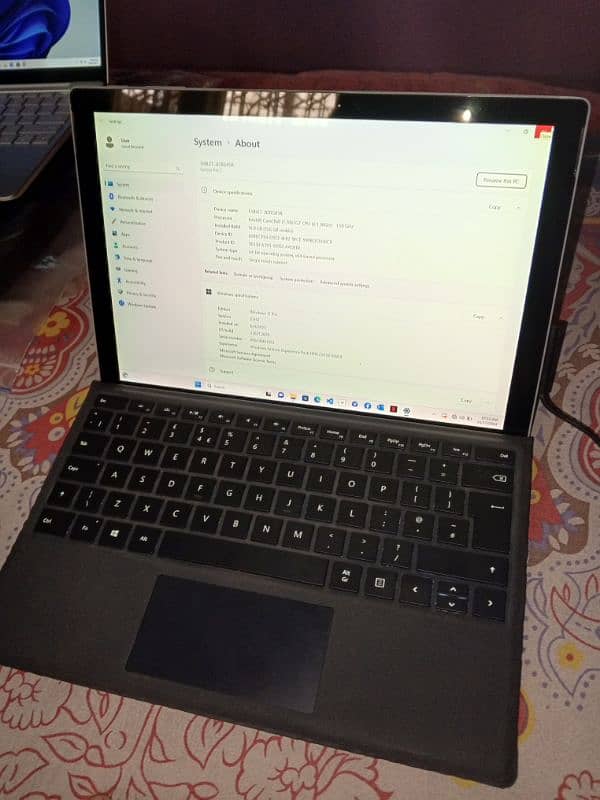 Microsoft surface pro 7 touch corei7 10thgen 16gbram 256ssd keyboard. 14