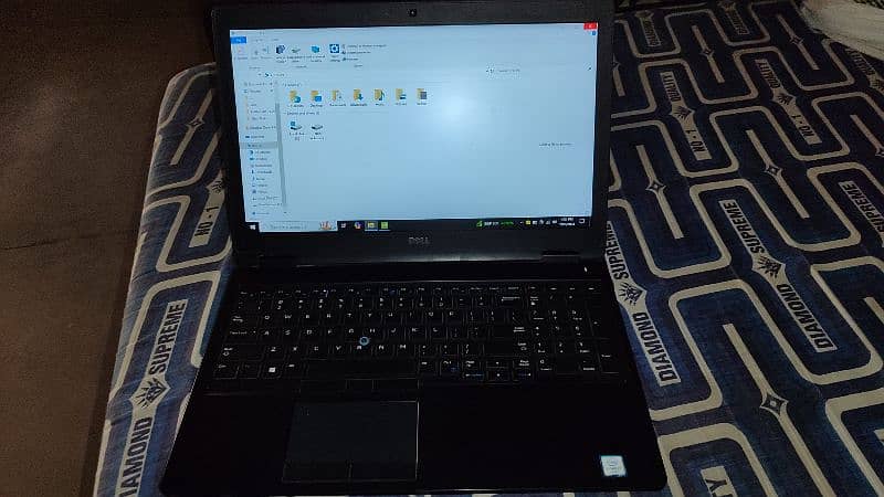 Dell Precision 3520 Workstation 1