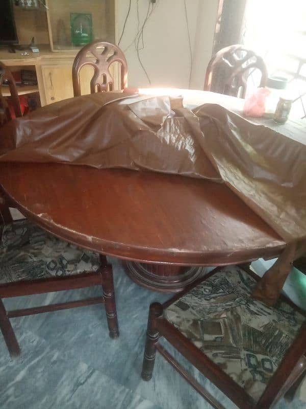 Round dining table with 6 chairs 2