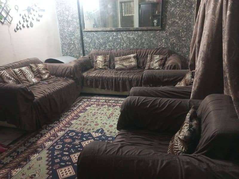 7 seater sofa good condition 1