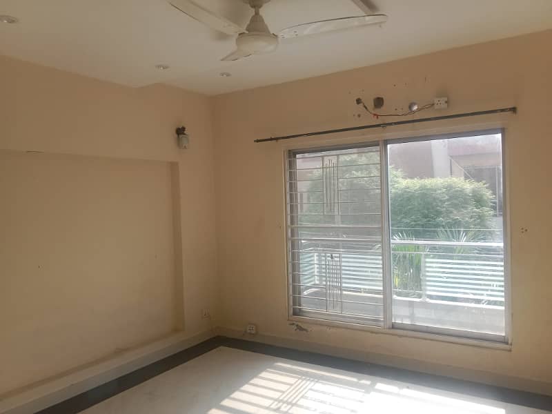 1 Kanal Upper Portion For Rent 0