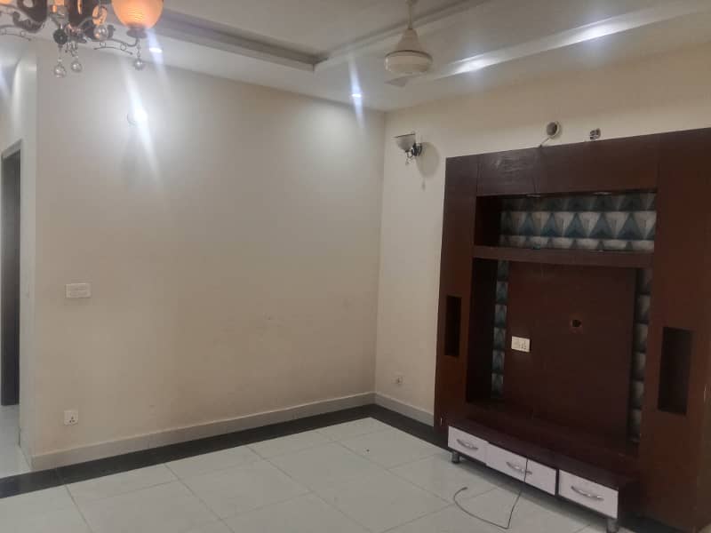 1 Kanal Upper Portion For Rent 1