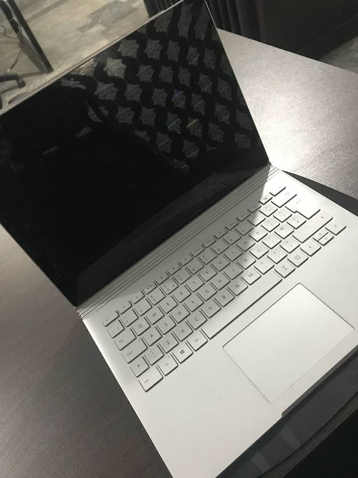 I7-6th Gen. Microsoft Surface Book 3