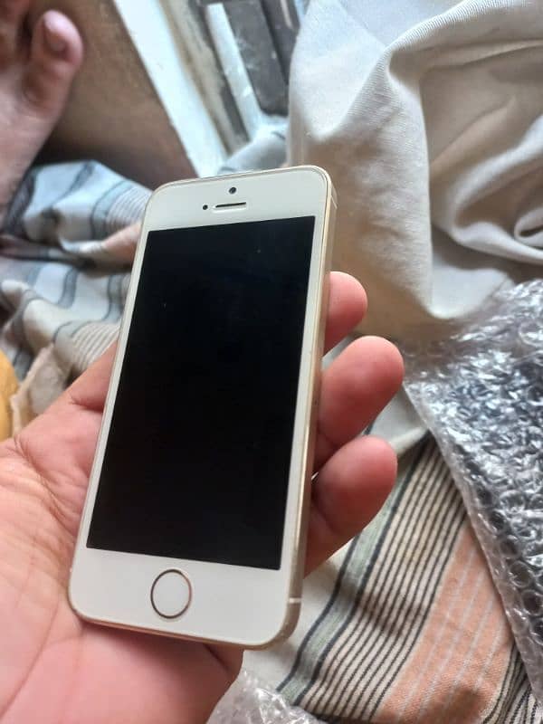 i phone 5s Non PTA 3